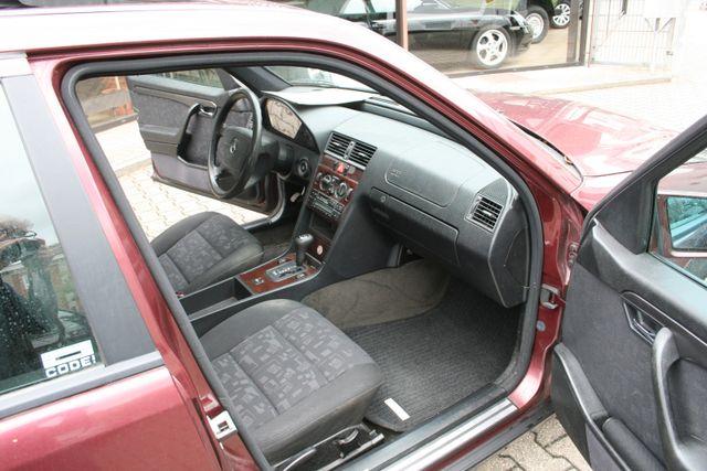 Mercedes-Benz C-Klasse C 180|Oldtimer|Klima|Schiebedach|Autom.|1. Hd 