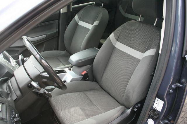 Ford Kuga Champions Edition | Pano AHK 