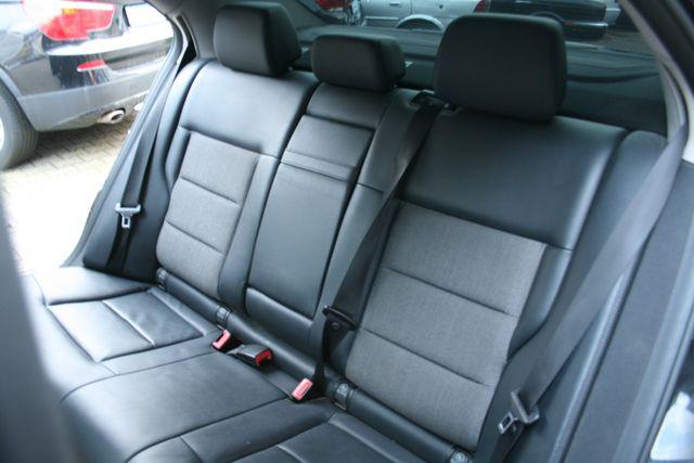 Mercedes-Benz E-Klasse E 220 CDI Avangarde Automatik BlueEfficiency Nav 