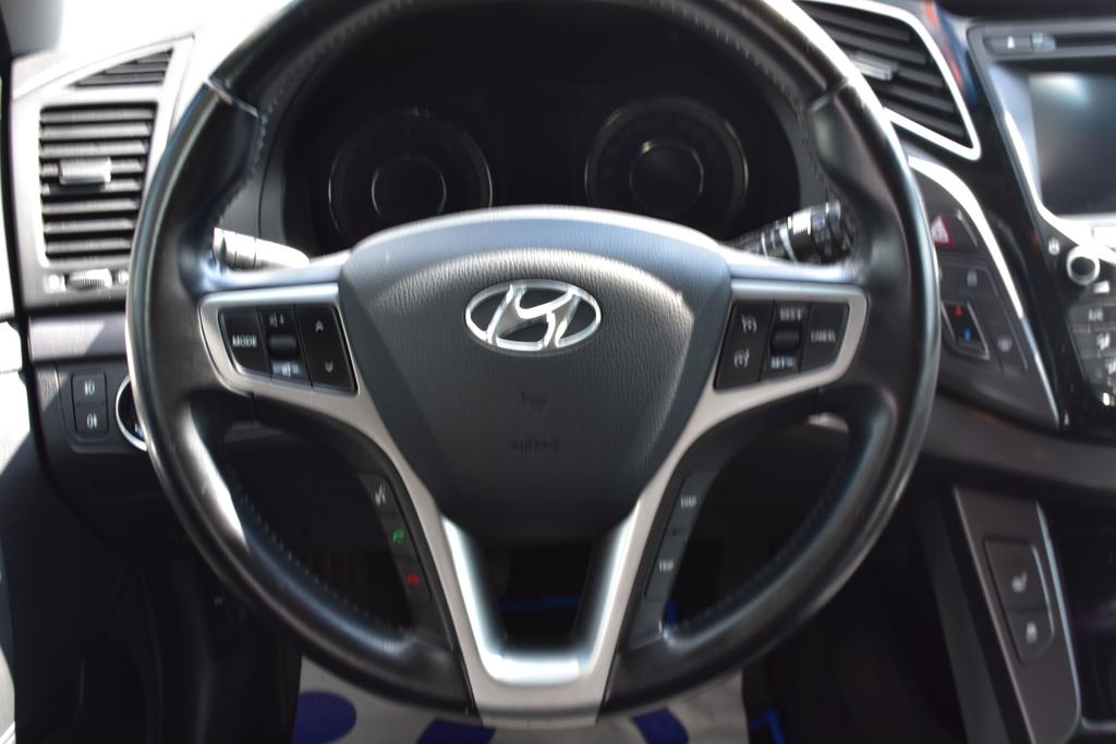 Hyundai i40 Kombi 1.7 CRDi Premium *Navi*Klimatr.*Xenon