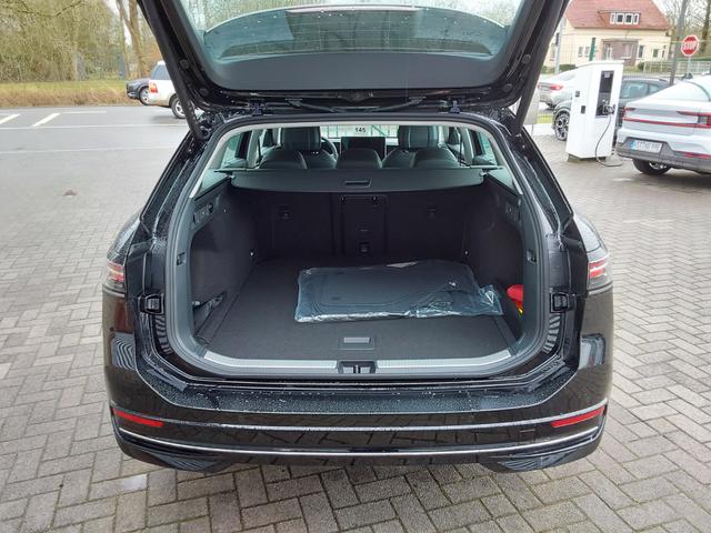 Volkswagen Passat Variant 1.5 eTSI DSG MH ACC/IQL/PDC/SHZ/Navi 