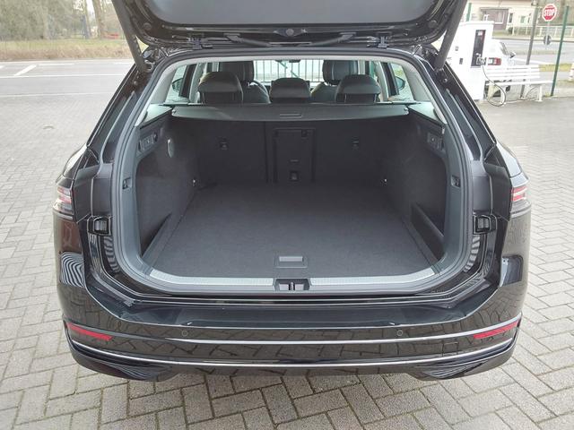 Volkswagen Passat Variant 1.5 eTSI DSG MH ACC/IQL/PDC/SHZ/Navi 