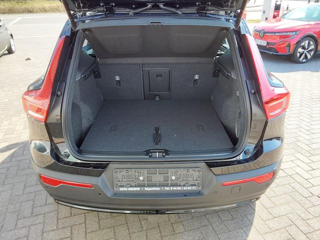 Volvo XC40 B4 2WD Ultra Black Edition ACC/LED/PDC/SHZ/PANO 