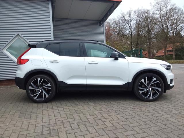 Volvo XC40 D4 AWD R-Design AHK/SHZ/LED/PDC/NAV 