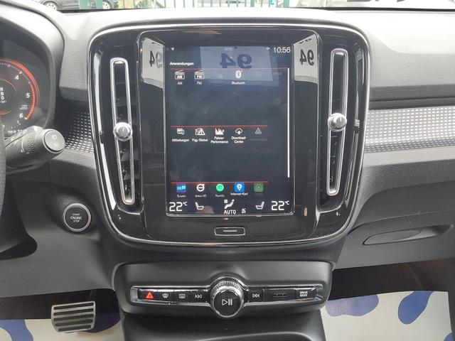 Volvo XC40 D4 AWD R-Design AHK/SHZ/LED/PDC/NAV 