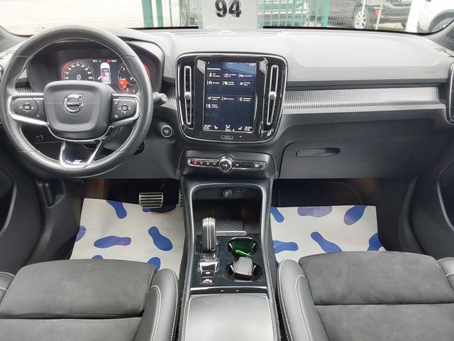Volvo XC40 D4 AWD R-Design AHK/SHZ/LED/PDC/NAV 