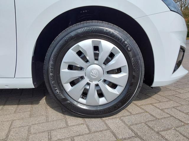 Skoda Fabia 1.0 MPI Essence PDC/LED 