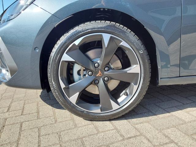 Cupra Leon Sportstourer 2.0 TDI DSG ACC/LED/PDC/SHZ/NAV/KAM 