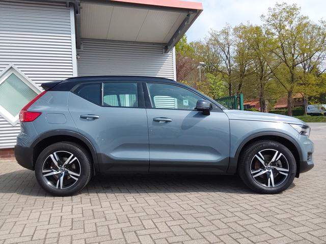 Volvo XC40 B4 B R-Design ACC/SHZ/LED/PDC/KAM/NAV 