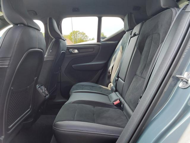 Volvo XC40 B4 B R-Design ACC/SHZ/LED/PDC/KAM/NAV 