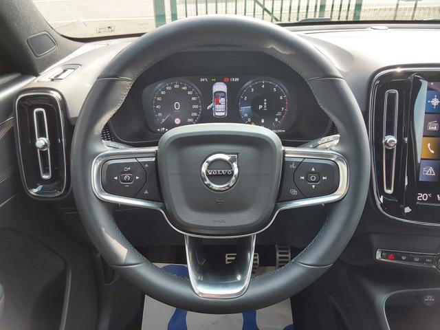 Volvo XC40 B4 B R-Design ACC/SHZ/LED/PDC/KAM/NAV 