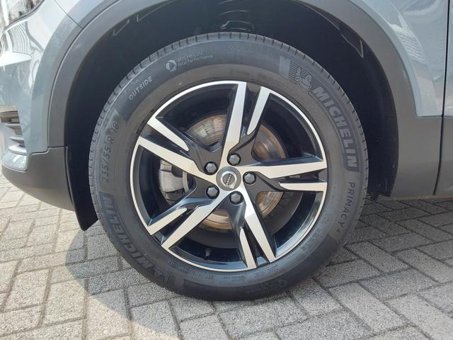 Volvo XC40 B4 B R-Design ACC/SHZ/LED/PDC/KAM/NAV 