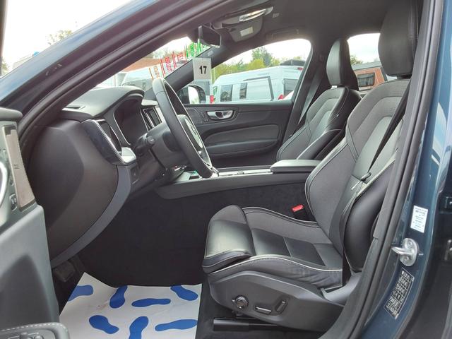 Volvo XC60 B4 D AWD Plus Dark ACC/LED/SHZ/PDC/NAV/KAM 