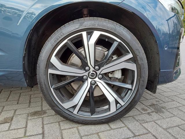 Volvo XC60 B4 D AWD Plus Dark ACC/LED/SHZ/PDC/NAV/KAM 