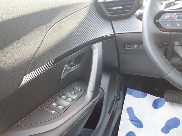 Peugeot 2008 1.2 PureTech 130 Allure ACC/APP/LED/SHZ/PDC 
