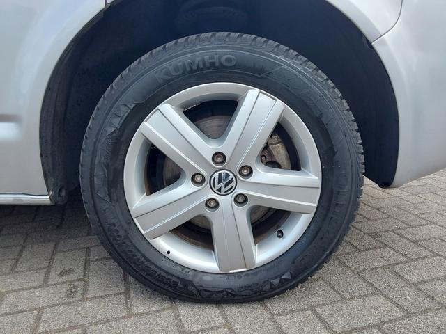 Volkswagen T5 Campingumbau AHK/SHZ/KAM/GJR/NAVI/KLIMA 