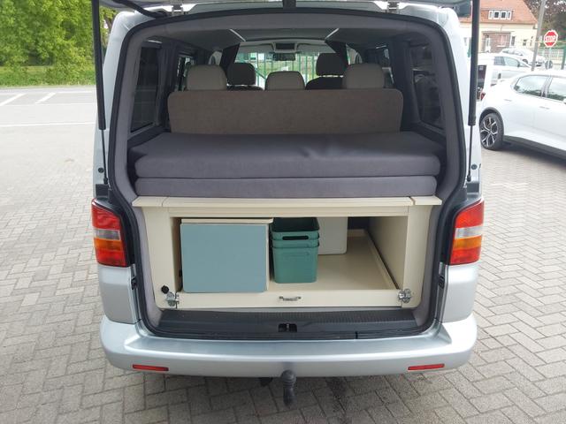 Volkswagen T5 Campingumbau AHK/SHZ/KAM/GJR/NAVI/KLIMA 