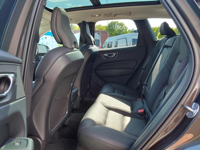 Volvo XC60 B4 D 2WD Plus Dark ACC/LED/SHZ/PDC/PANO/KAM 