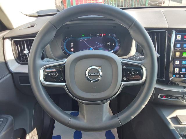 Volvo XC60 B4 D 2WD Plus Dark ACC/LED/SHZ/PDC/PANO/KAM 