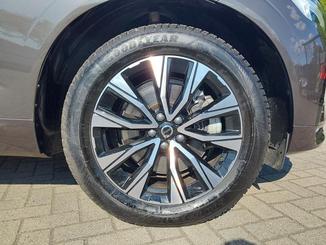 Volvo XC60 B4 D 2WD Plus Dark ACC/LED/SHZ/PDC/PANO/KAM 