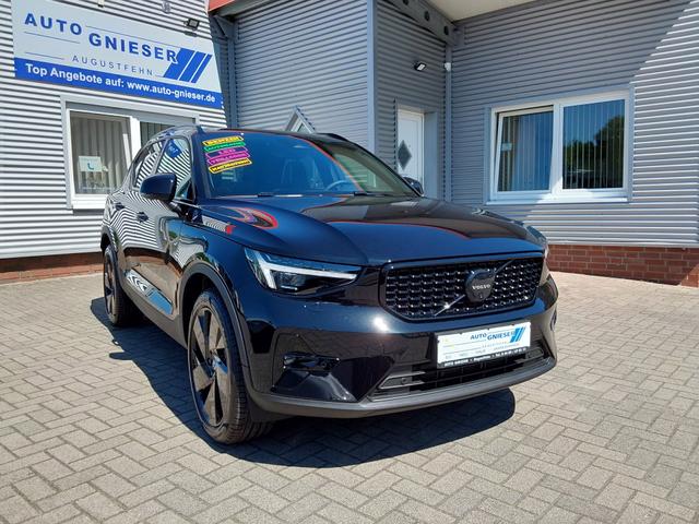 Volvo XC40 - B4 B Ultra Black Edition ACC/LED/PDC/KAM/SHZ/PANO