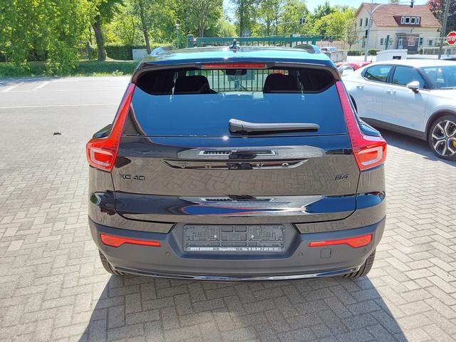 Volvo XC40 B4 B Ultra Black Edition ACC/LED/PDC/KAM/SHZ/PANO 