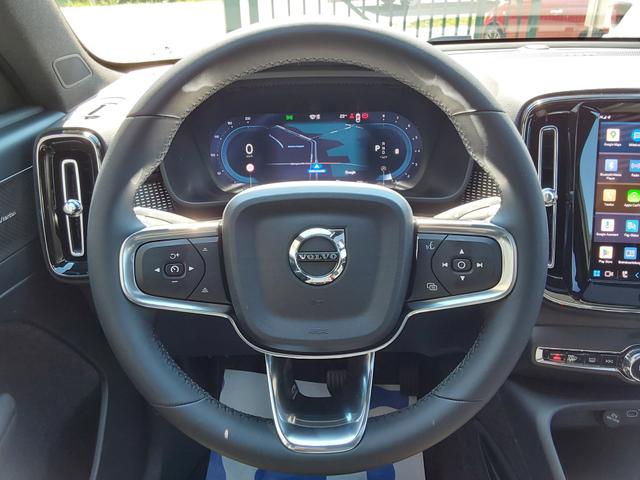 Volvo XC40 B4 B Ultra Black Edition ACC/LED/PDC/KAM/SHZ/PANO 