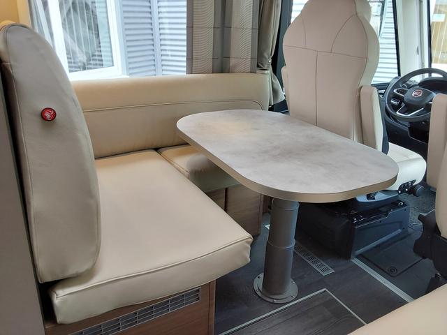 Knaus L!VE I 700 MEG AHK/AUT/ARKTIS/AGUTI/TV 