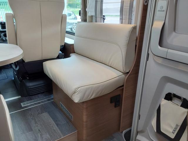 Knaus L!VE I 700 MEG AHK/AUT/ARKTIS/AGUTI/TV 