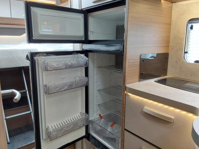 Knaus L!VE I 700 MEG AHK/AUT/ARKTIS/AGUTI/TV 