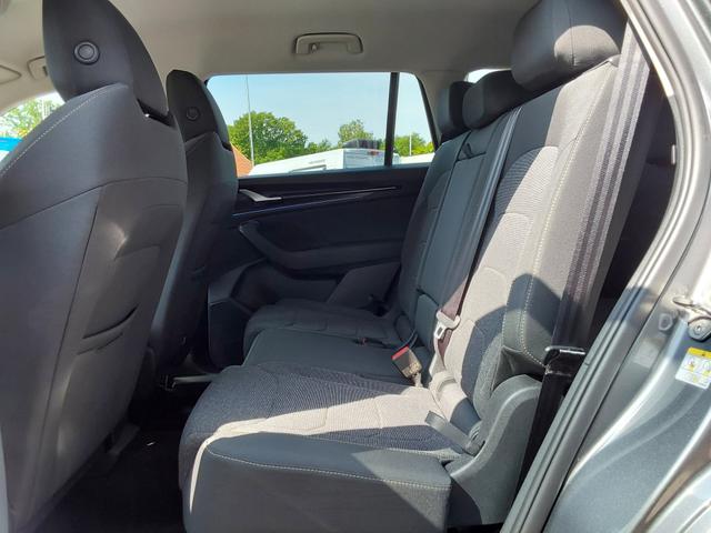Skoda Kodiaq 2.0 TDI DSG Selection 7-Sitzer ACC/AHK/LED/PDC/SHZ/KAM 