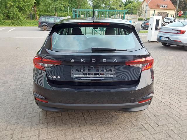 Skoda Fabia 1.0 MPI Essence PDC/LED 