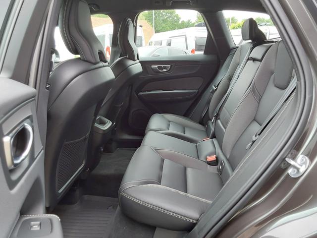 Volvo XC60 B5 D AWD R-Design ACC/SHZ/LED/PDC/NAV/KAM 