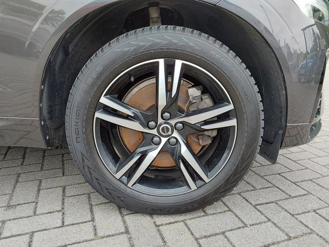 Volvo XC60 B5 D AWD R-Design ACC/SHZ/LED/PDC/NAV/KAM 