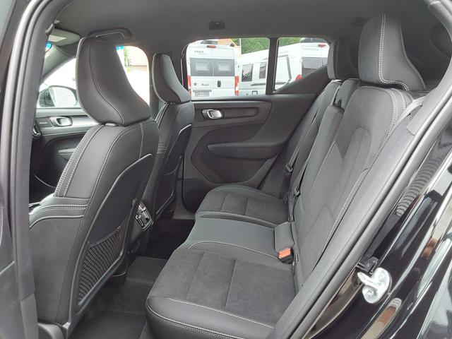 Volvo XC40 B3 2WD Plus Black Edition ACC/SHZ/LED/PDC/KAM/NAV 