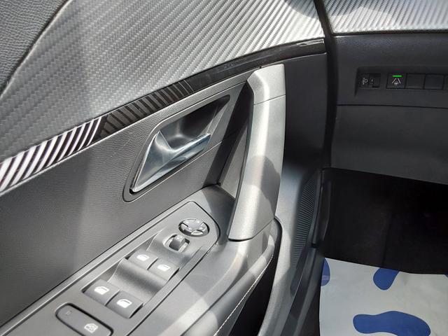 Peugeot 2008 1.2 PureTech 130 Allure ACC/APP/LED/SHZ/PDC/KAM 