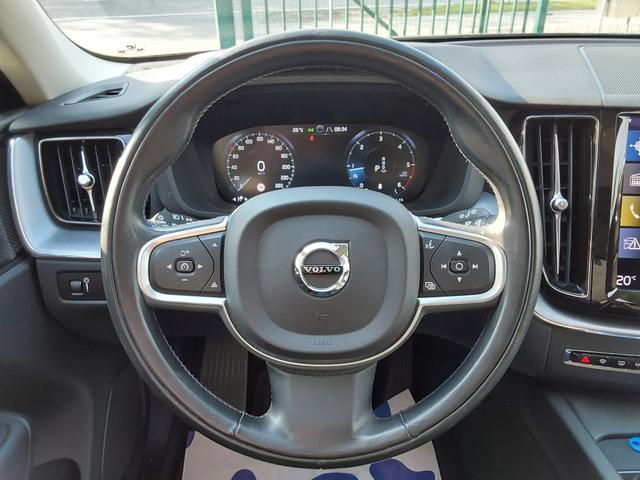 Volvo XC60 B4 D AWD Momentum Pro AHK/ACC/AHZ/APP/KAM 