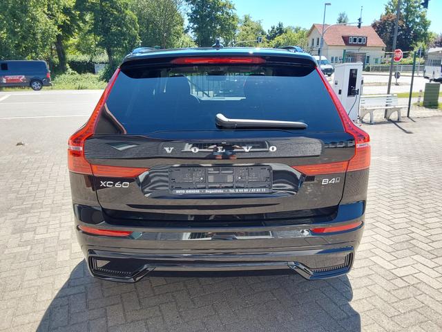 Volvo XC60 B4 D AWD Plus Dark ACC/AHK/LED/SHZ/PDC/NAV/KAM 
