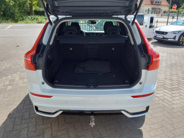 Volvo XC60 B4 D AWD Plus Dark ACC/AHK/LED/SHZ/PDC/NAV/KAM 