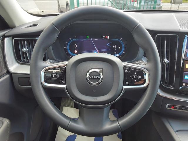 Volvo XC60 B4 D AWD Plus Dark ACC/AHK/LED/SHZ/PDC/NAV/KAM 