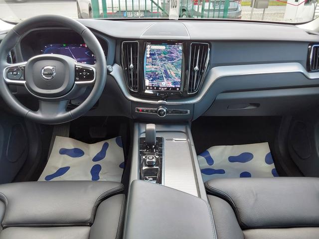 Volvo XC60 B4 D AWD Plus Dark ACC/AHK/LED/SHZ/PDC/NAV/KAM 