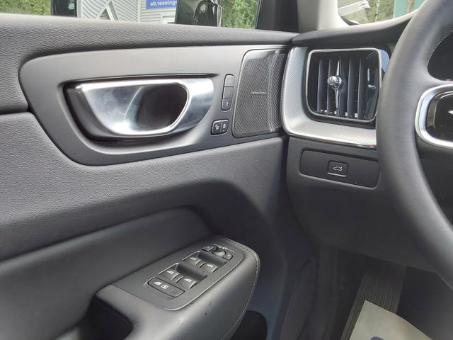 Volvo XC60 B4 D AWD Plus Dark ACC/AHK/LED/SHZ/PDC/NAV/KAM 