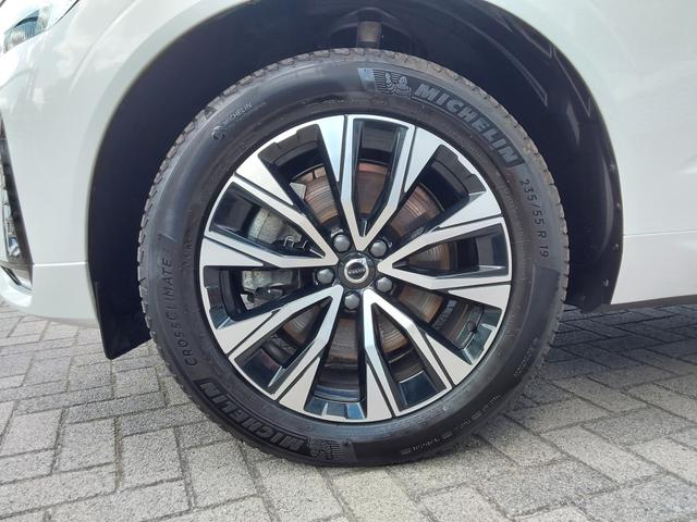 Volvo XC60 B4 D AWD Plus Dark ACC/AHK/LED/SHZ/PDC/NAV/KAM 