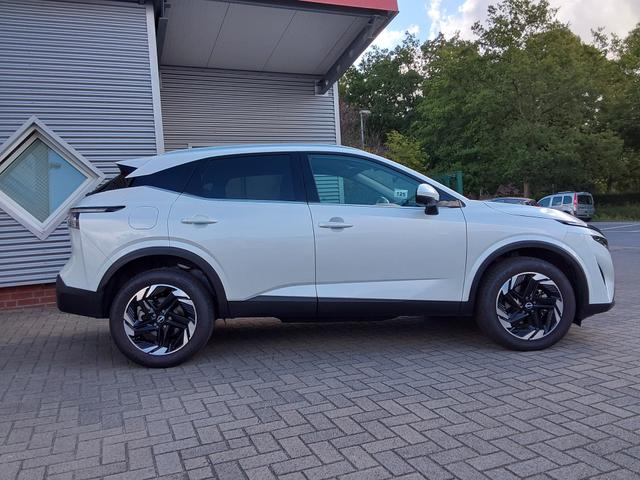Nissan Qashqai 1.3 DIG-T Mild Hybrid N-Connecta ACC/PDC/LED/NAV/KAM 