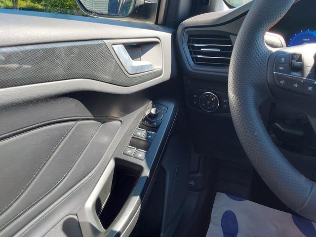 Ford Focus Turnier 1.0 EcoBoost MH ST-Line X ACC/AHK/LED/PDC/KAM/SHZ/NAV 
