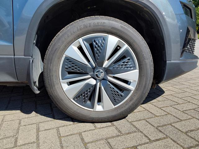 Skoda Karoq 1.5 TSI DSG Style AHK/SHZ/LED/PDC/KAM/STHZ 