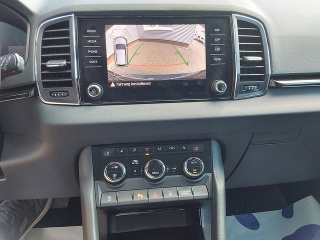 Skoda Karoq 1.5 TSI DSG Style AHK/SHZ/LED/PDC/KAM/STHZ 