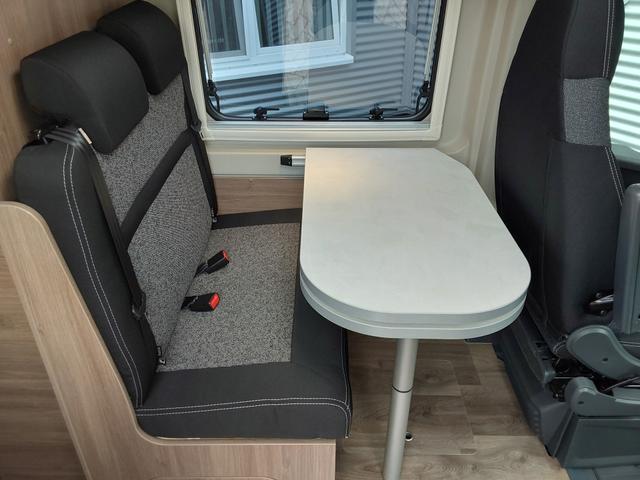 Carado CV 640 140PS Peugeot AUT/NAV/KAM/MARKISE 