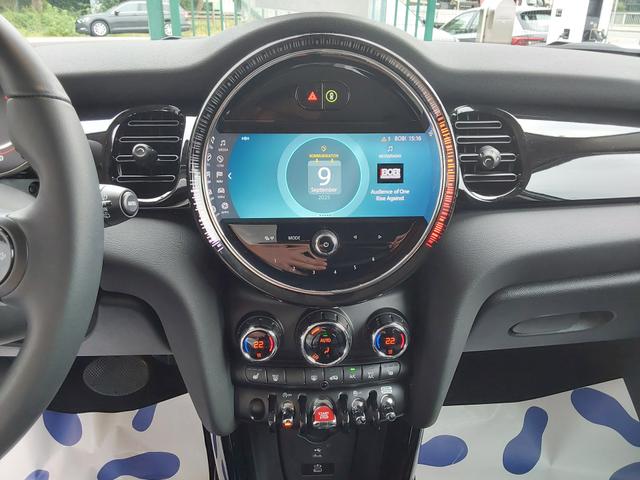 Mini Cooper 1.5 Classic Trim APP/SHZ/LED/PDC/KAM/NAV 