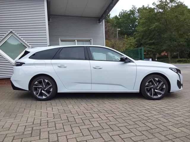 Peugeot 308 SW 1.5 BlueHDI 130 Allure AHK/ACC/LED/PDC/KAM/NAV 